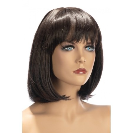 brune - lisse - carré - cheveux - costume - femmes - sexy - trans